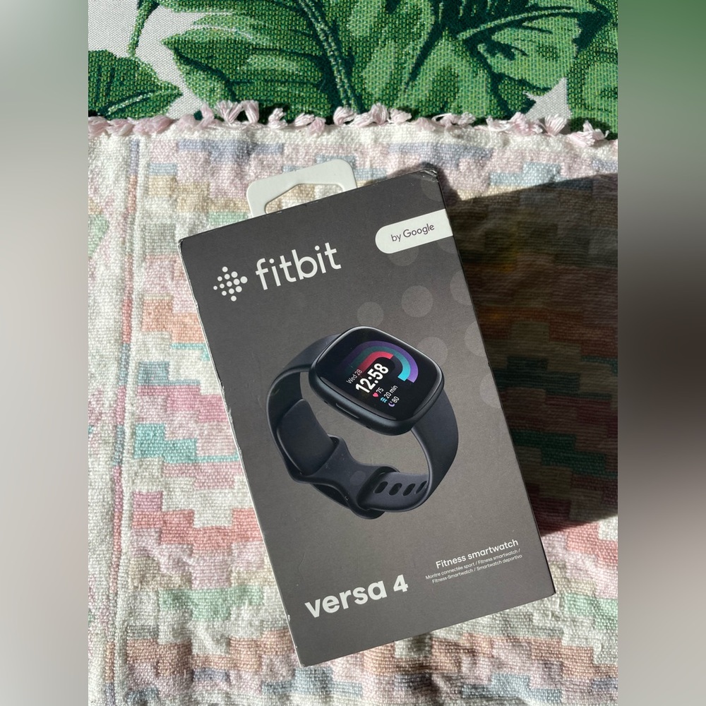 Fitbit Versa 4 and Accessories